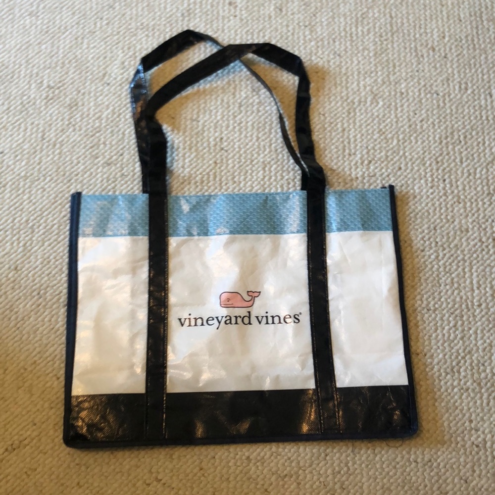 Vineyard vines bag